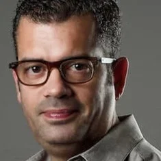 Roger Zayas-Bazán
