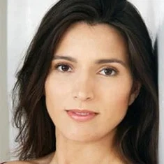 Hellena Taylor