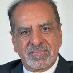 Kavi Raz
