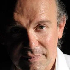 Elio De Capitani