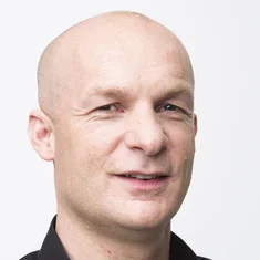Кристофер Найтс