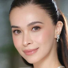 Sunshine Cruz