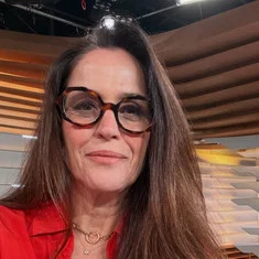 Ana Luiza Guimarães
