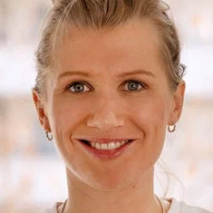 Adrienne Selmke