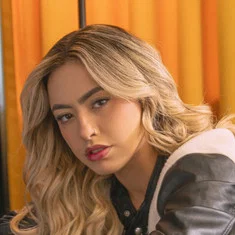 Mariana Tollendal
