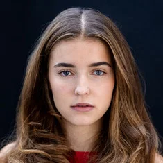 Lola Höller