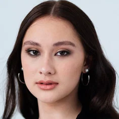 Лола Танг