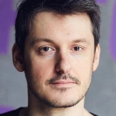Илья Найшуллер