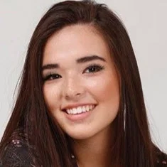 Giulia Ayumi