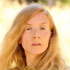 Jonna Lee