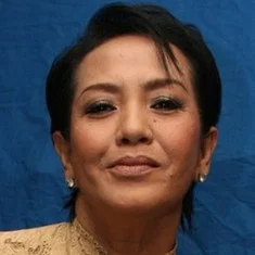 Ully Artha
