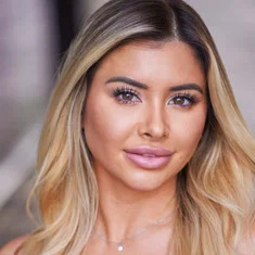 Briana Rowe