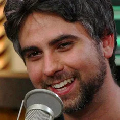 Justin Robert Young