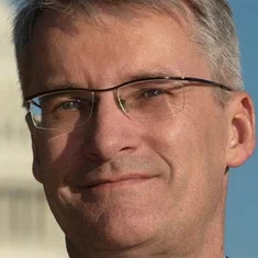 Elmar Theveßen