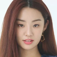 Stephanie Lee
