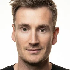 Oli White