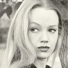 Елена Попова