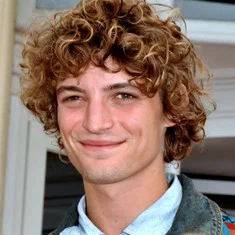 Niels Schneider