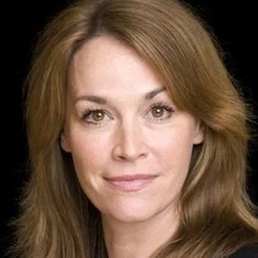 Eva Pope