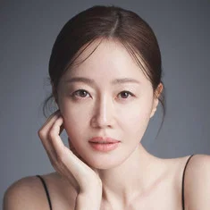 Uhm Ji-won