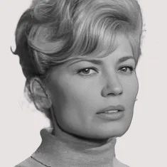 Nadia Sanders