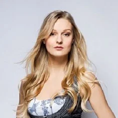 Miriam Höller