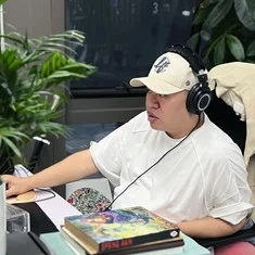 Tinghe Li