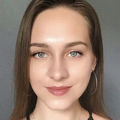 Яна Сивакова