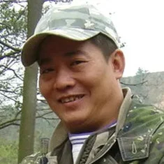 刘崇峰