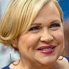 Holly Rowe