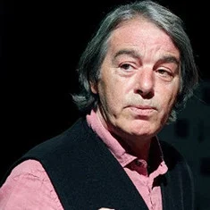 Sé Merry Doyle