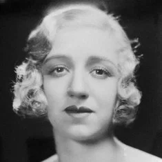 Nina Olivette