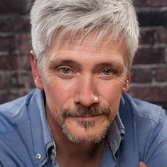 Richard J. Léger
