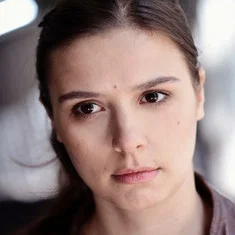 Aline Adam
