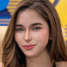Roxanne De Vera