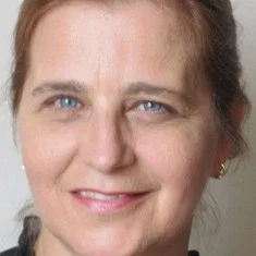 Dhenyze Iwone