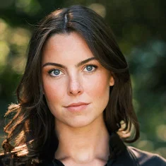 MacKenzie  Lee