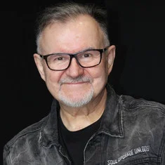 Hirek Wrona