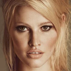 Lara Stone