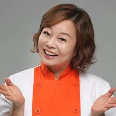 Lee Kyeong-Ae
