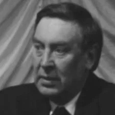 Лев Семёнов
