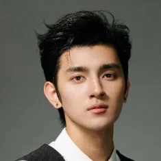 李隆泽