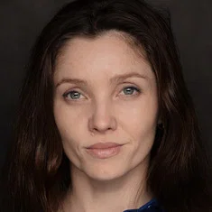 Елена Саар