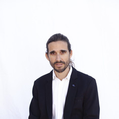 Gustavo León