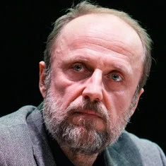 Лукаш Симлат