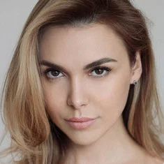 Eva Aveeva