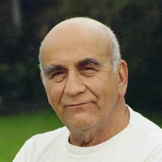 Warren Mitchell