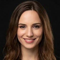 Nur Tüzün