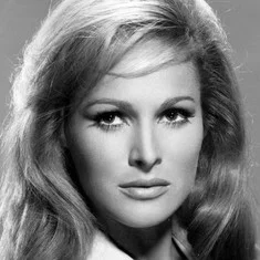 Урсула Андресс