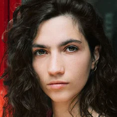 Mona Zarreh Hoshyari Khah